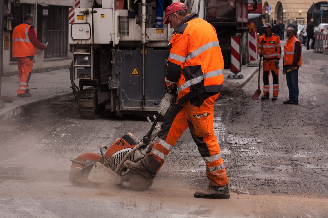 Straßenbau in Mais schreitet voran